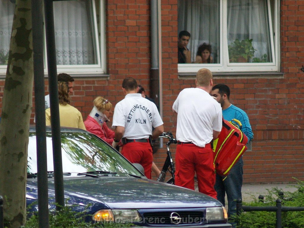 Unfall Fahrrad 2 Koeln Vingst Oranienstr  P03.JPG